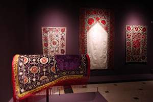 Текстиль из Средней Азии, Марокко и Персии демонстрируется на выставке