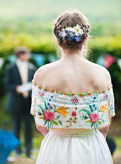 свадебное платье с вышивкой